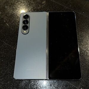 Samsung Android fold 4 (SALE)